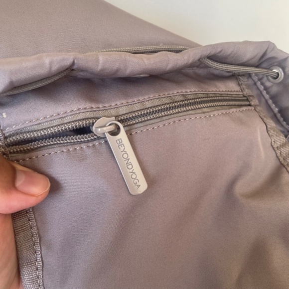 Beyond Yoga Convertible Gym Bag - Picture 9 of 10